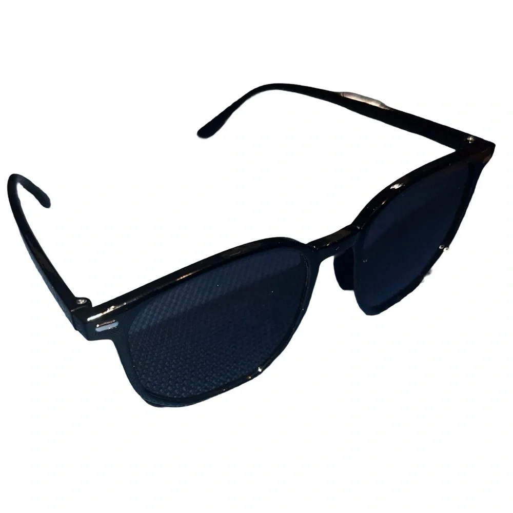 NWT Vintage Trendy Sunglasses for Sun Blocking, Unisex Simple Design, Black
